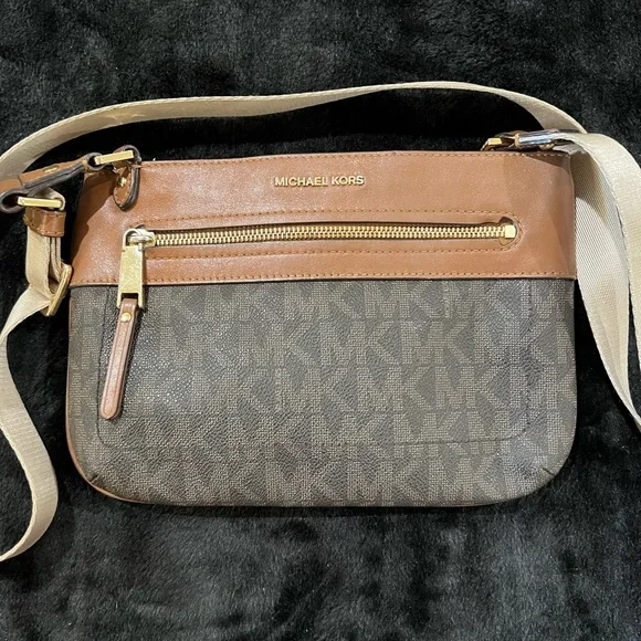 Michael kors crossbody poshmark clearance